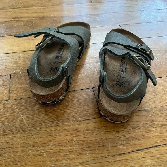 Birkenstock boys Sandals - Olive Green size 31