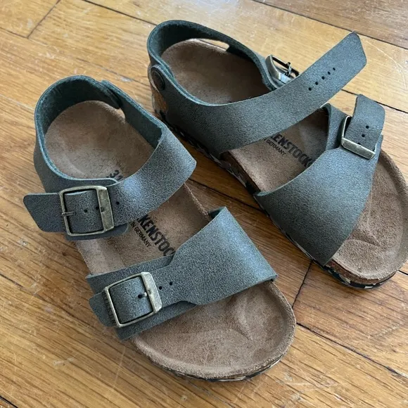 Birkenstock boys Sandals - Olive Green size 31
