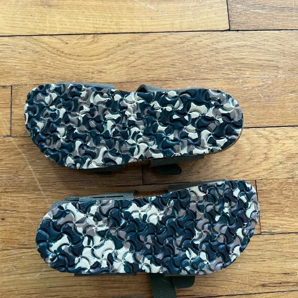 Birkenstock boys Sandals - Olive Green size 31