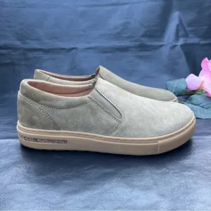Birkenstock Oswego Grained, Sandcastle Suede Women's Size 37 USA Size 6.5