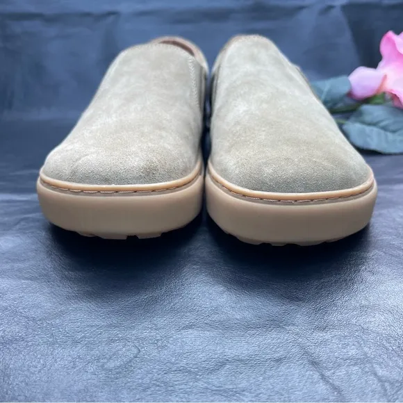 Birkenstock Oswego Grained, Sandcastle Suede Women's Size 37 USA Size 6.5