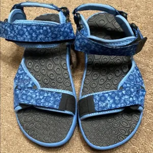 Blue and Black Rafters Size 7 Sport Sandals with Ankle Strap