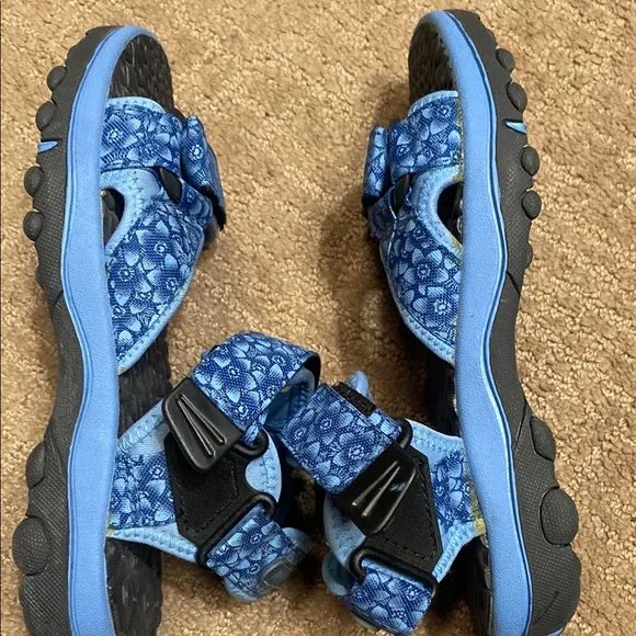 Blue and Black Rafters Size 7 Sport Sandals with Ankle Strap