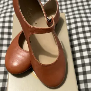 Bonpoint Brown Dress Shoes Classic Leather Flats