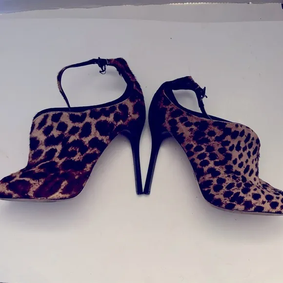 BRIAN ATWOOD Liese Leopard calf hair shoe brown bl ankle strap stiletto size 7.5