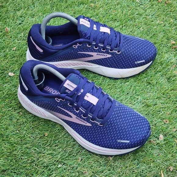 BROOKS ADRENALINE GTS 22 - Women's Athletic Shoes - SIZE 7.5B