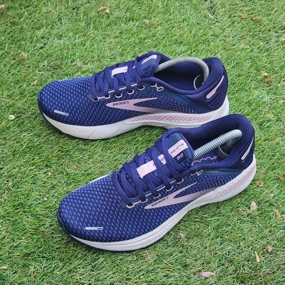 BROOKS ADRENALINE GTS 22 - Women's Athletic Shoes - SIZE 7.5B