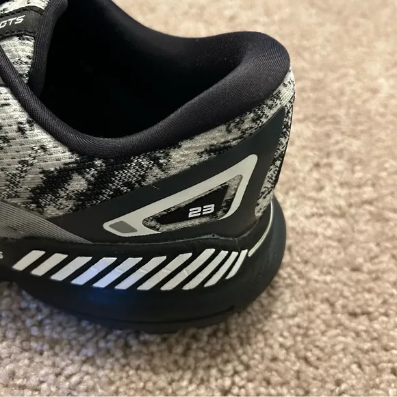 Brooks Adrenaline GTS 23 Black and White Running Shoes Men’s Size 12 US 46 EU