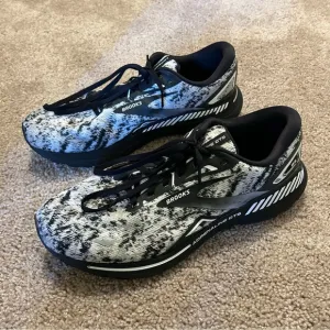 Brooks Adrenaline GTS 23 Black and White Running Shoes Men’s Size 12 US 46 EU