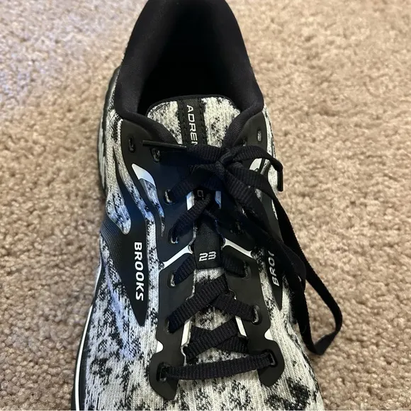 Brooks Adrenaline GTS 23 Black and White Running Shoes Men’s Size 12 US 46 EU