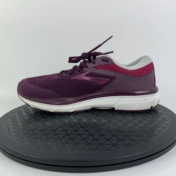 Brooks Dyad 10 Purple/White Athletic Running Shoes 1202751B527 Women's Size 7.5