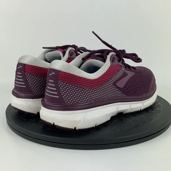 Brooks Dyad 10 Purple/White Athletic Running Shoes 1202751B527 Women's Size 7.5