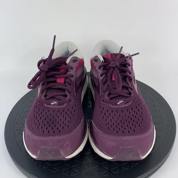 Brooks Dyad 10 Purple/White Athletic Running Shoes 1202751B527 Women's Size 7.5