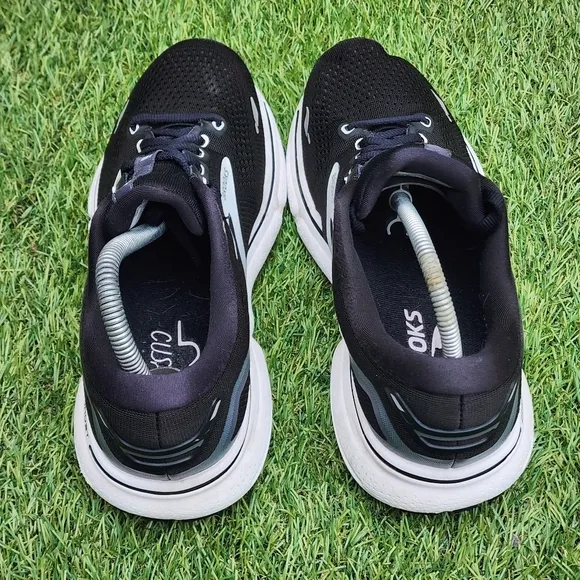 BROOKS GHOST 15 - Women's Athletic Shoes - SIZE 8.5D WIDE
