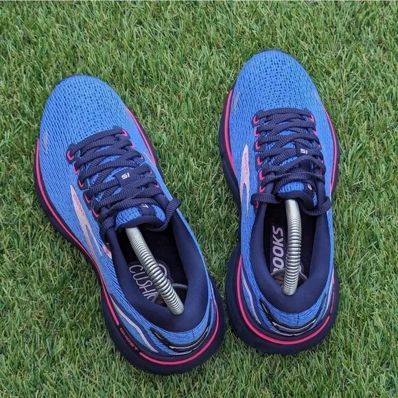 BROOKS GHOST 15 - Women's Athletic Shoes - SIZE 5B