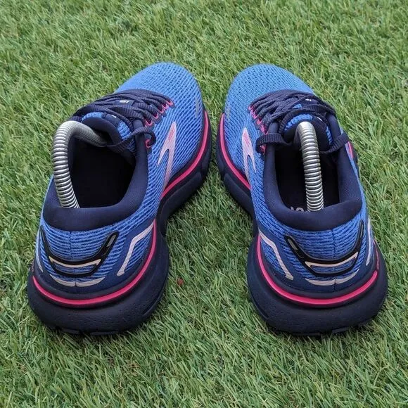BROOKS GHOST 15 - Women's Athletic Shoes - SIZE 5B