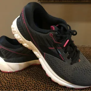 Brooks Gray/Black/Pink Adrenaline 19 Running Shoes Sz 8