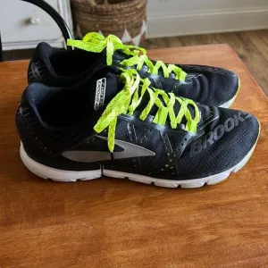 Brooks mens size 10 running shoes sneakers