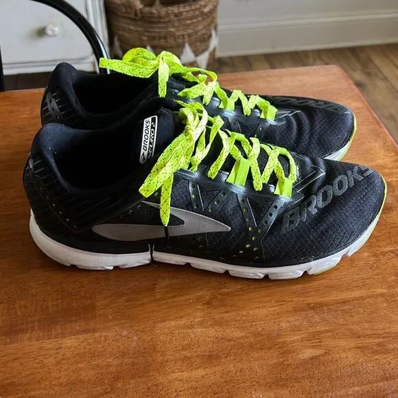 Brooks mens size 10 running shoes sneakers
