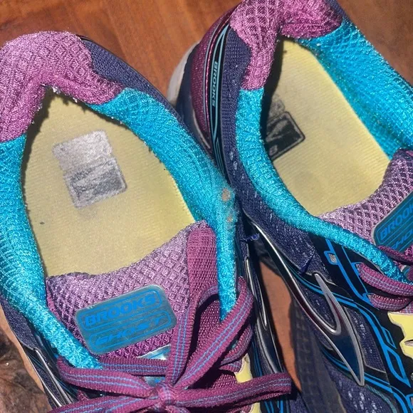 Brooks Northern Lights Ghost Athletic Shoes
