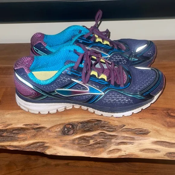 Brooks Northern Lights Ghost Athletic Shoes