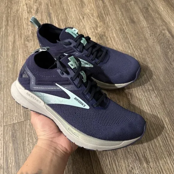 Brooks Ricochet 3 Blue  Sample Athletic Running Shoes Women’s Size 8.5 B