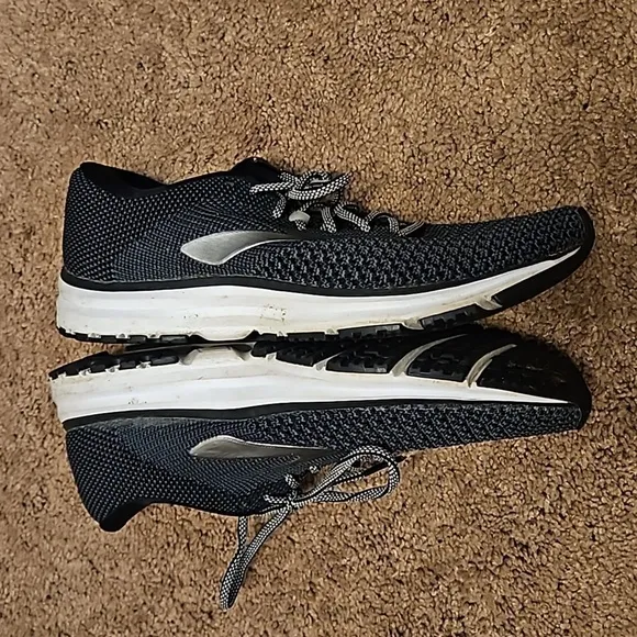 BROOKS Women's &quot;Revel 2&quot; Charcoal Knit Running Shoes Size 10