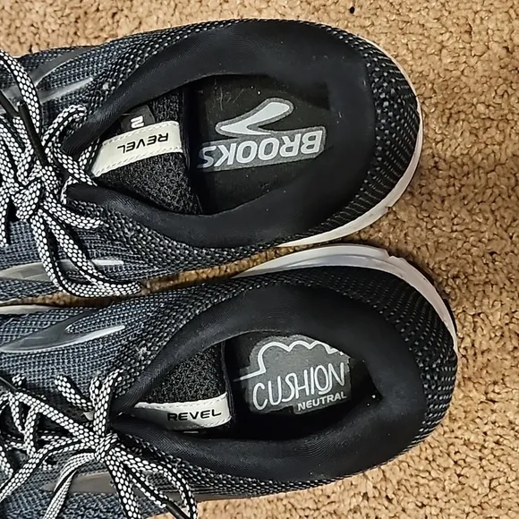 BROOKS Women's &quot;Revel 2&quot; Charcoal Knit Running Shoes Size 10