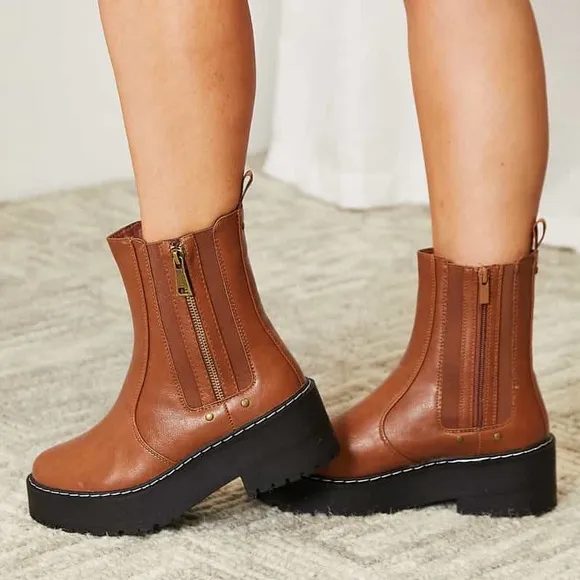 Brown Zipper Fall Boots
