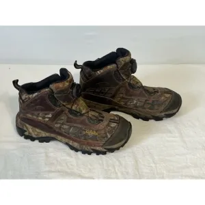 Cabelas Boa Cable Camo Men's Boots Size 9 D Thinsulate Suede Ankle Brown 6” Mid