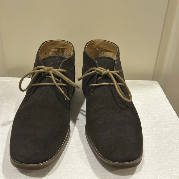 Calvin Klein Wilson 2 Chukka LaceUp suede boots ankle bootie Shoes size 10 brown