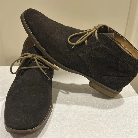 Calvin Klein Wilson 2 Chukka LaceUp suede boots ankle bootie Shoes size 10 brown