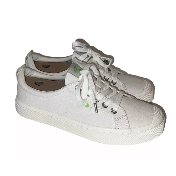 Cariuma NEW Womens OCA Low Top Canvas Lace Up Sneakers Shoes Sz 8.5