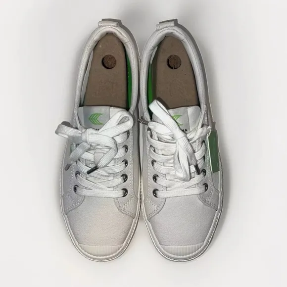 Cariuma NEW Womens OCA Low Top Canvas Lace Up Sneakers Shoes Sz 8.5