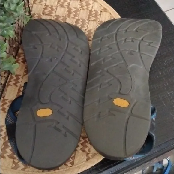 Chaco Black and Bllue Sandals Mens