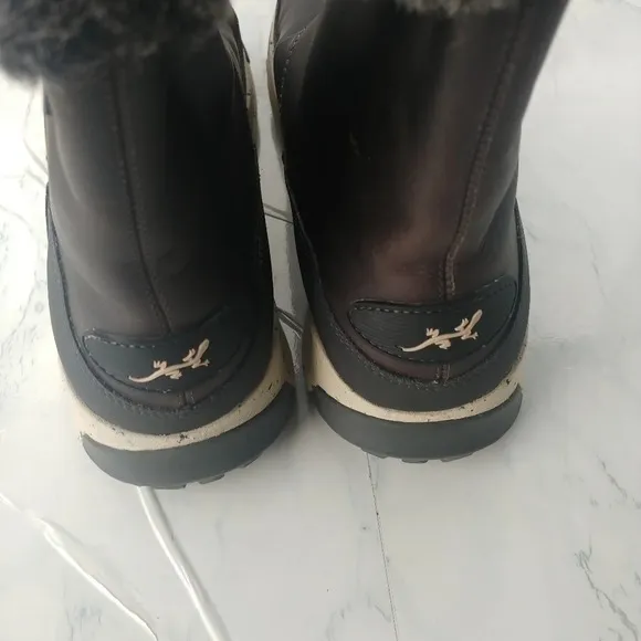 Chaco Borealis Mid Winter Boots Womens Size 8.5 Waterproof Black/Brown