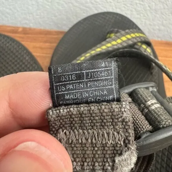 Chaco Men's Z/2 Classic Sandals in Size 8 Adjustable Strap Loop Toe Outdoor Hike