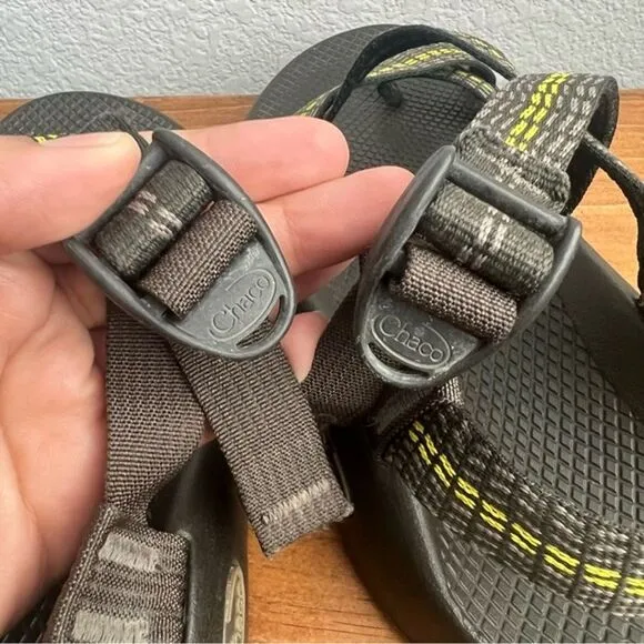 Chaco Men's Z/2 Classic Sandals in Size 8 Adjustable Strap Loop Toe Outdoor Hike