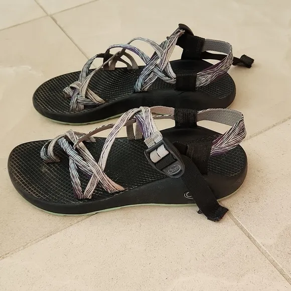 Chaco Womans Purple, Blue &amp; White Wrap Outdoor Sandals . SIZE 9