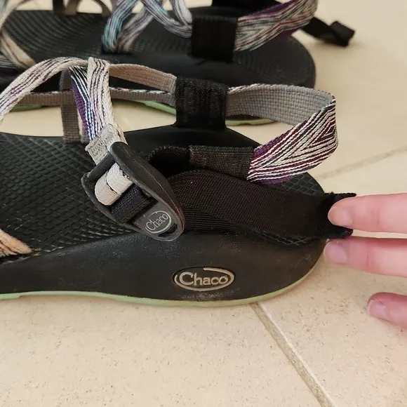 Chaco Womans Purple, Blue &amp; White Wrap Outdoor Sandals . SIZE 9