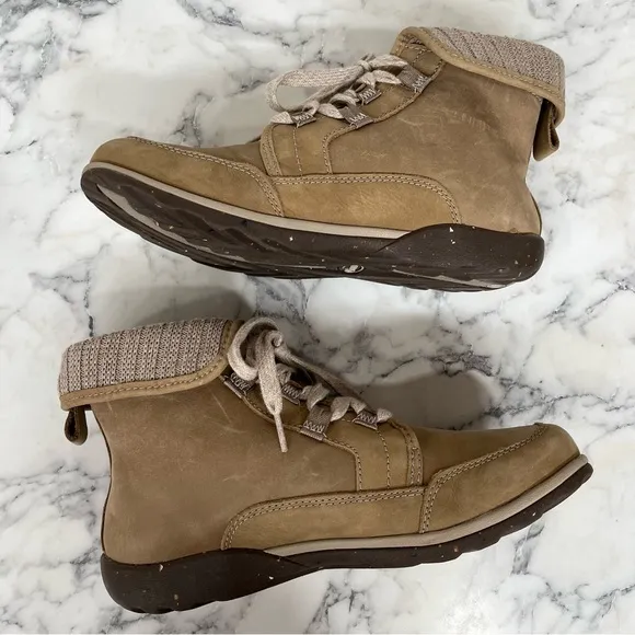 Chaco Women’s Barbary Leather Lace Up Boots Hiking Outdoor Casual in Mink Tan 9