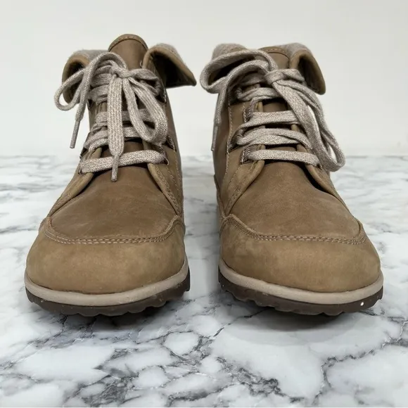 Chaco Women’s Barbary Leather Lace Up Boots Hiking Outdoor Casual in Mink Tan 9