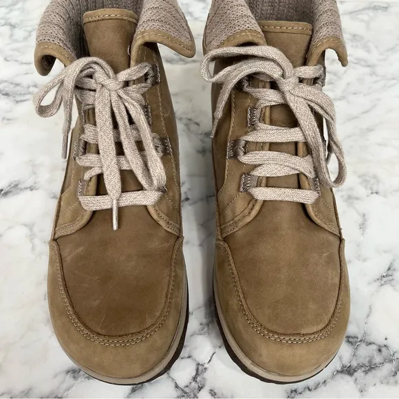 Chaco Women’s Barbary Leather Lace Up Boots Hiking Outdoor Casual in Mink Tan 9