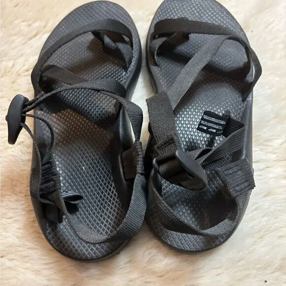 Chacos Men’s Z2 Classic Hiking Sandal in Black size 11