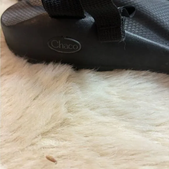 Chacos Men’s Z2 Classic Hiking Sandal in Black size 11