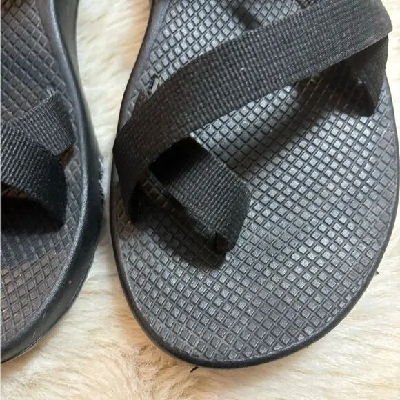 Chacos Men’s Z2 Classic Hiking Sandal in Black size 11