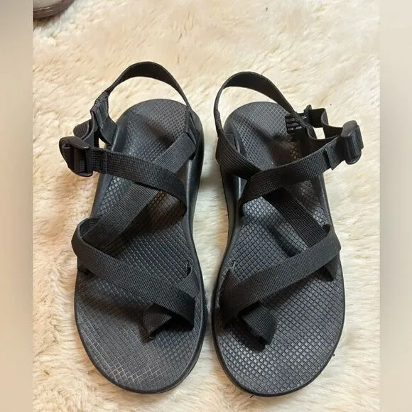 Chacos Men’s Z2 Classic Hiking Sandal in Black size 11