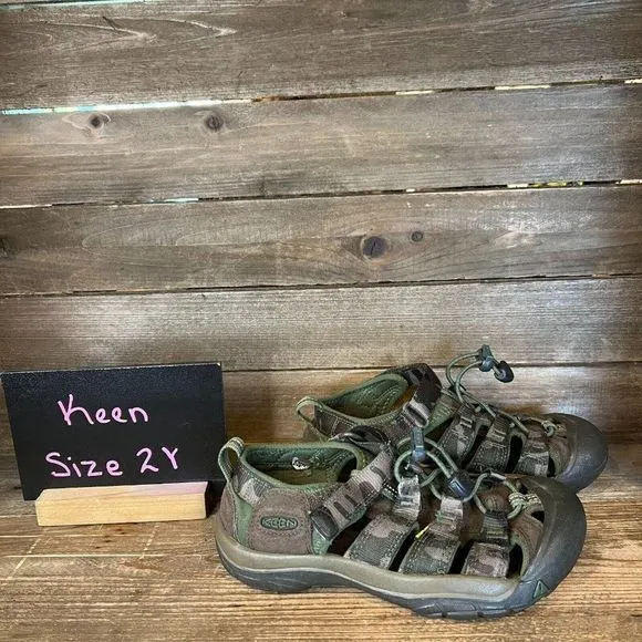 Childrens Keen Newport Green Camo‎ Outdoor Hinking Water Shoes Sandals Size 2 Y