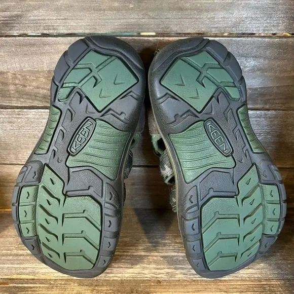 Childrens Keen Newport Green Camo‎ Outdoor Hinking Water Shoes Sandals Size 2 Y
