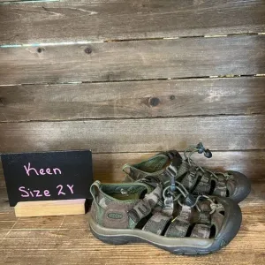 Childrens Keen Newport Green Camo‎ Outdoor Hinking Water Shoes Sandals Size 2 Y